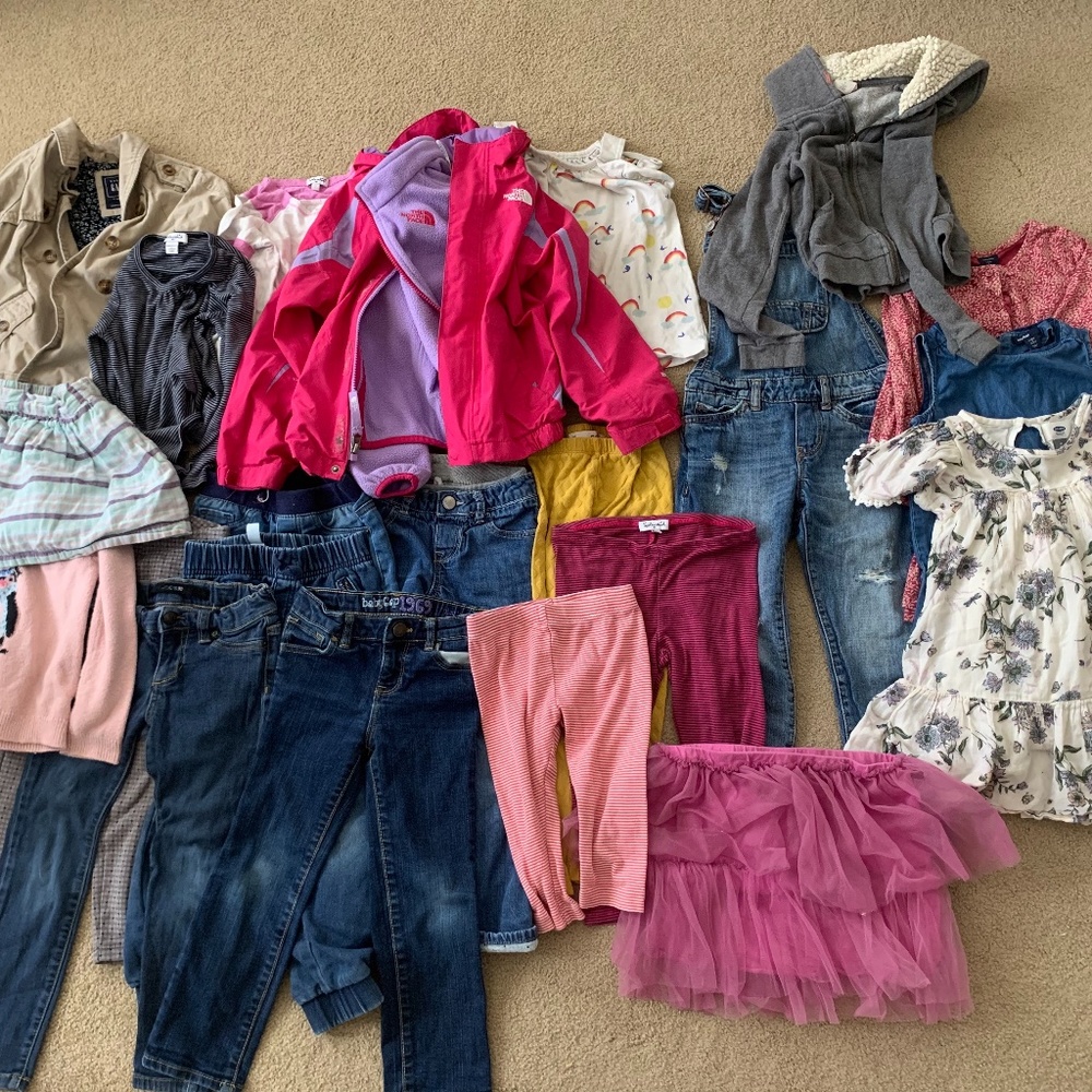 4T lot of brand name clothes (23 pieces)